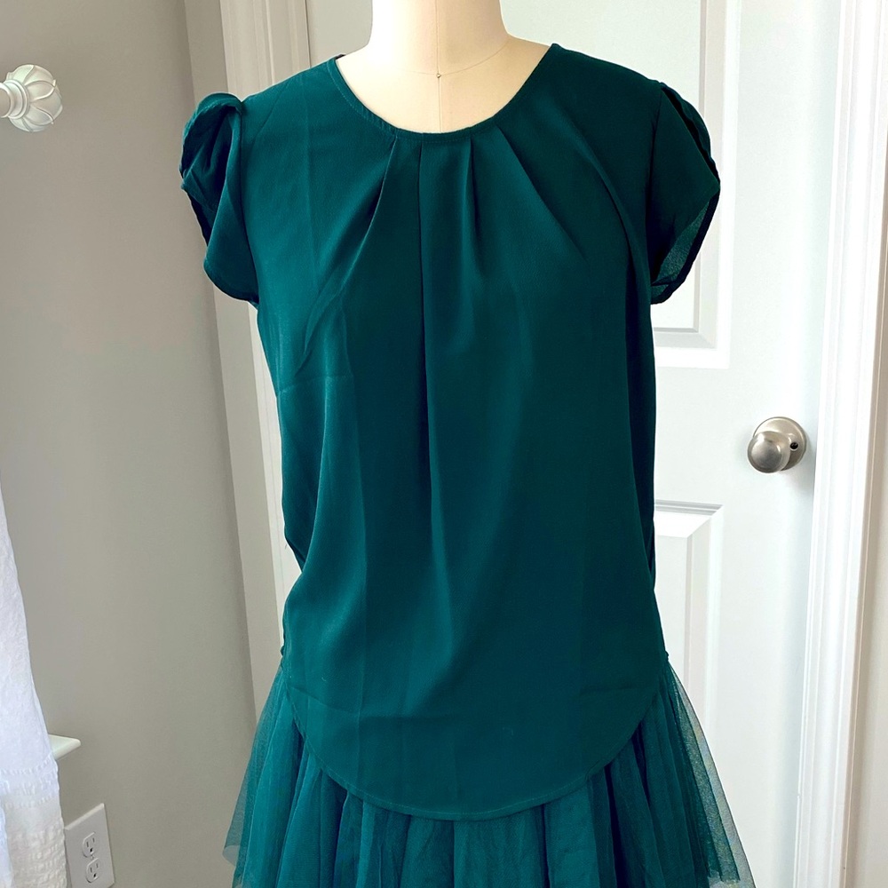 Women's Casual Round Neck Basic Pleated Top Cap
Sleeve in Green
